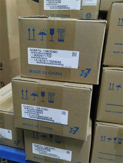 Yaskawa SGM7G-13A7C6 AC Servo Motor - New in Box - YASKAWA