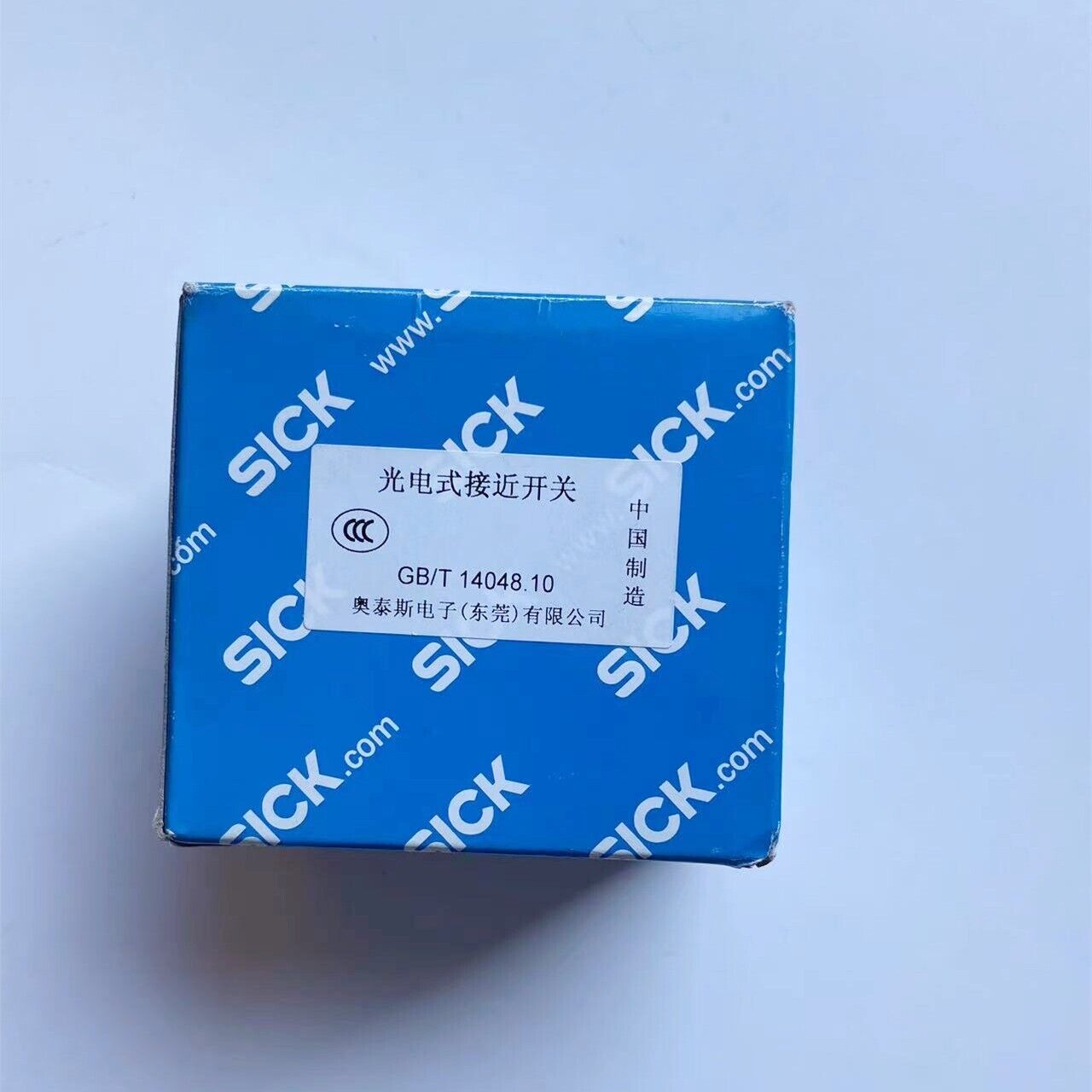 NEW SICK WL280-2H4331 Photoelectric Switch for Reliable Sensing - SICK