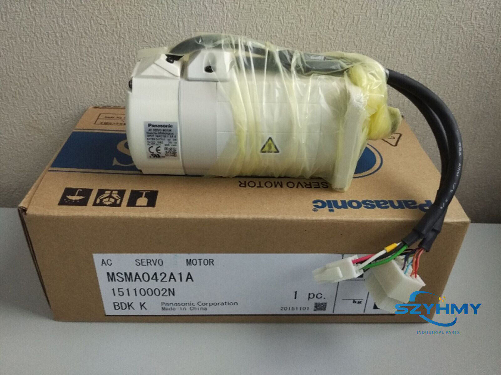 Panasonic MSMA042A1A Servo Motor - New in Box - PANASONIC