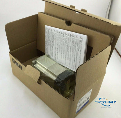 Omron R88M-K40030H-S2 Servo Motor - New In Box - OMRON