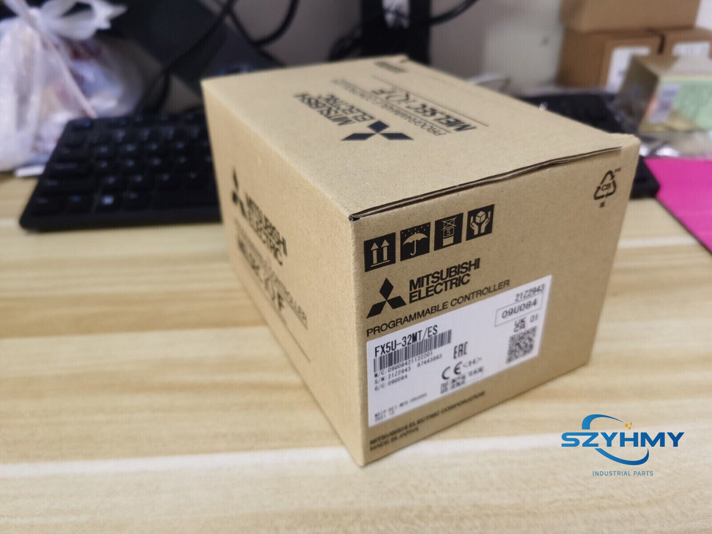 MITSUBISHI FX5U-32MT/ES PLC Module New In Box - MITSUBISHI