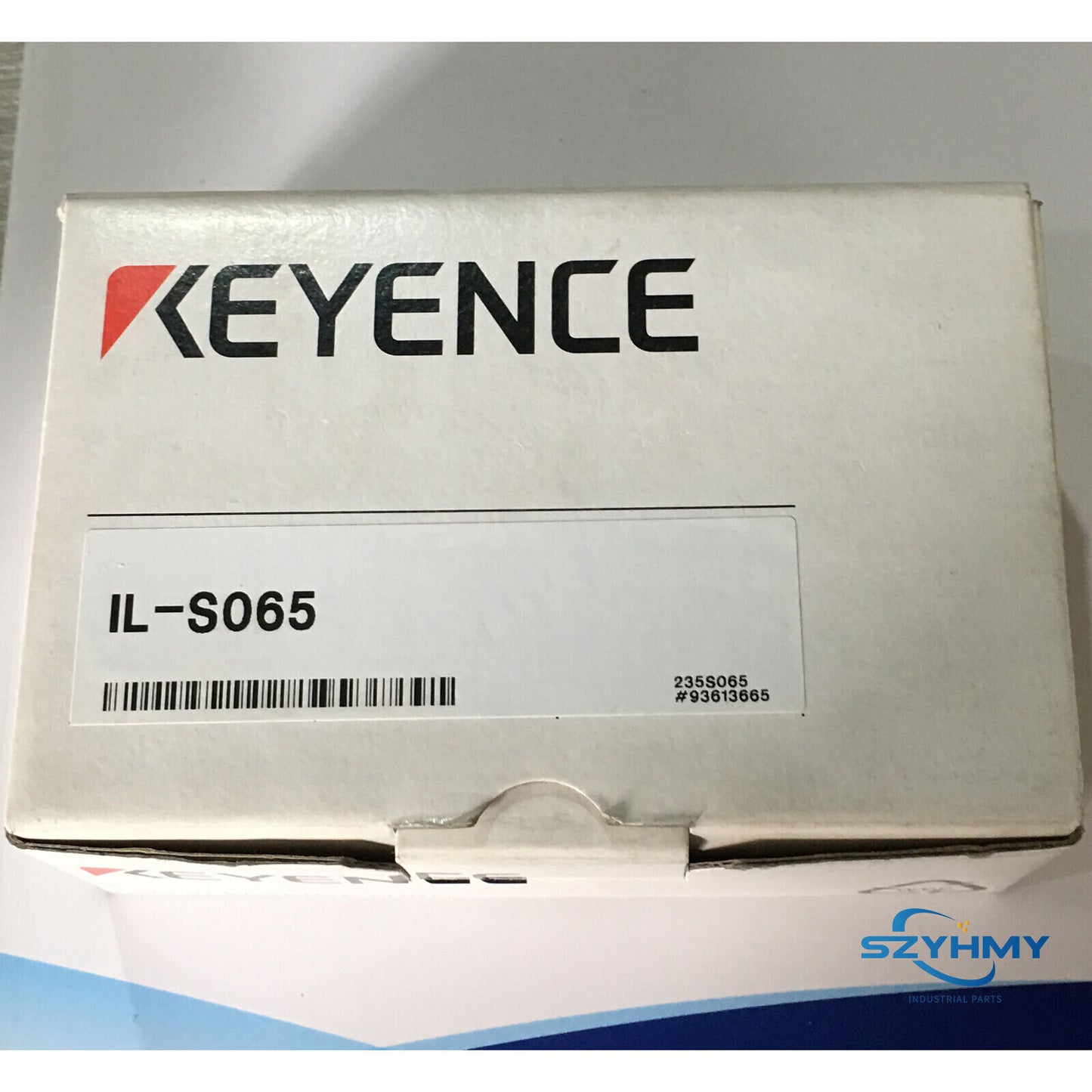 Keyence IL-S065 Laser Sensor - 1PC New in Box - KEYENCE