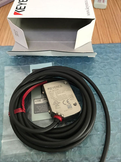 Keyence LR-ZB100N Laser Sensor - 1PC New in Box - KEYENCE