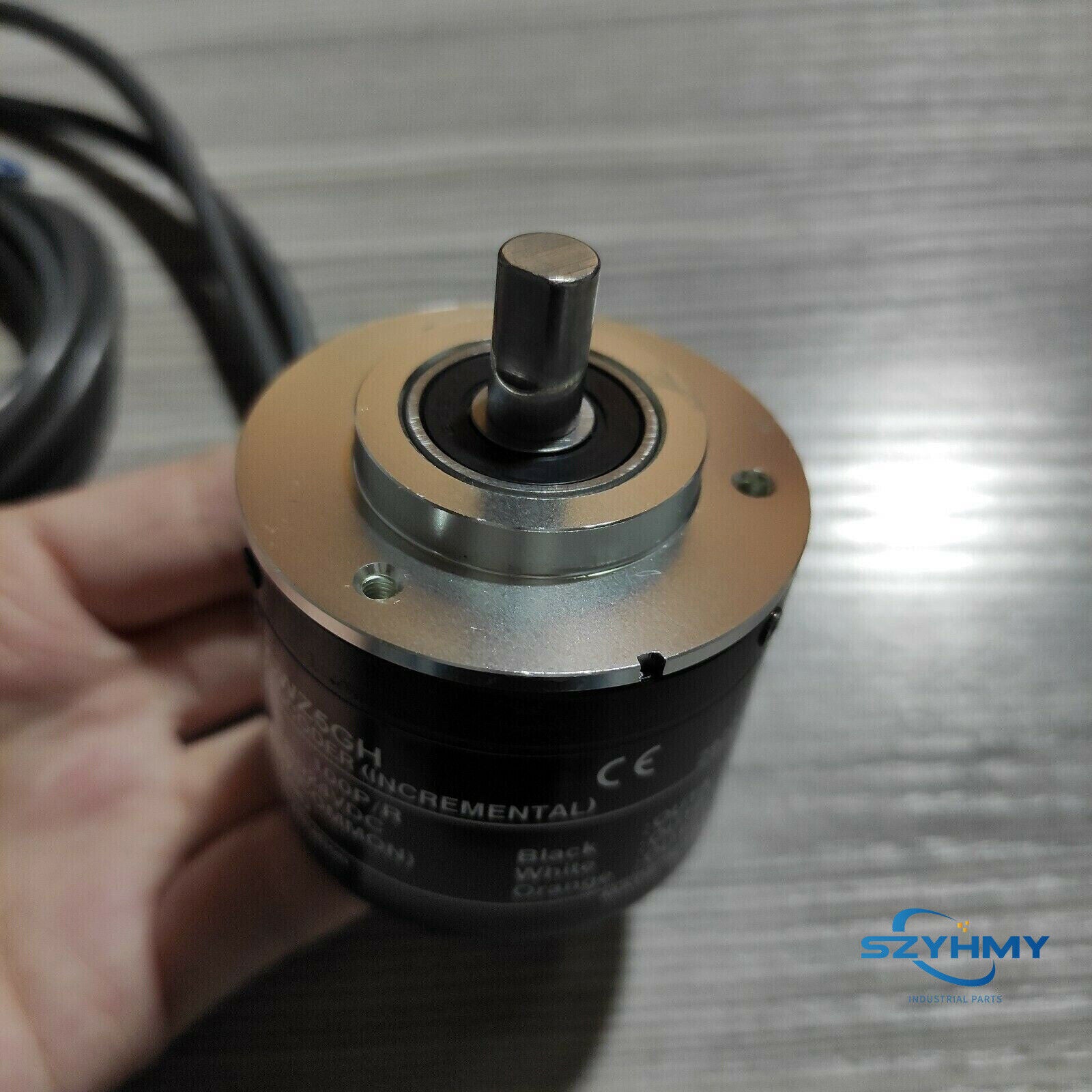 New Omron E6C3-CWZ5GH 100P/R Rotary Encoder in Box - OMRON