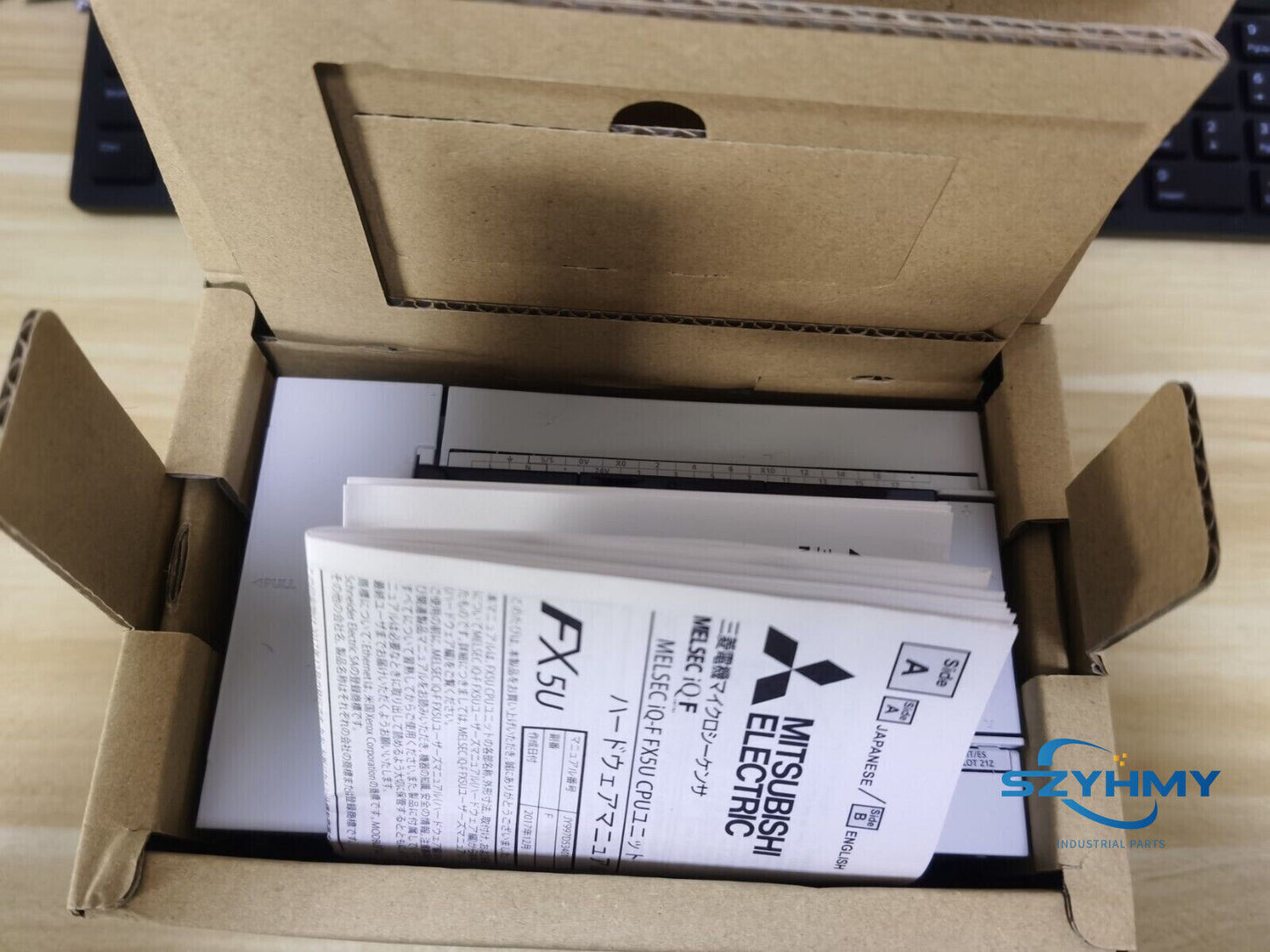 MITSUBISHI FX5U-32MT/ES PLC Module New In Box - MITSUBISHI