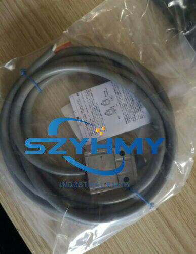 Omron D4C-1231 Limit Switch - 1pc New - OMRON