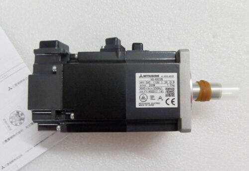 Mitsubishi HG-KR23B AC Servo Motor - 1PC New in Box - MITSUBISHI