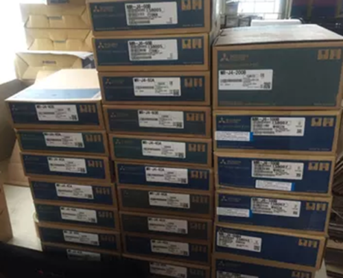 MITSUBISHI MR-J4-40B-RJ Servo Drive - New In Box - MITSUBISHI