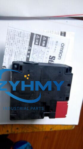 Omron D4NL-4AFA-B4 Safety Door Switch - 1pc New in Box - OMRON