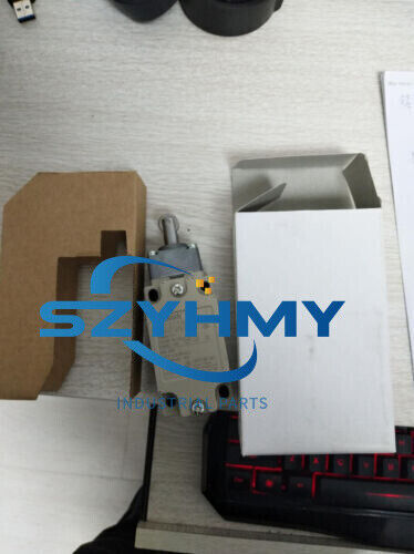 Omron D4B-2171N Limit Switch - 1PC New, High Quality - OMRON