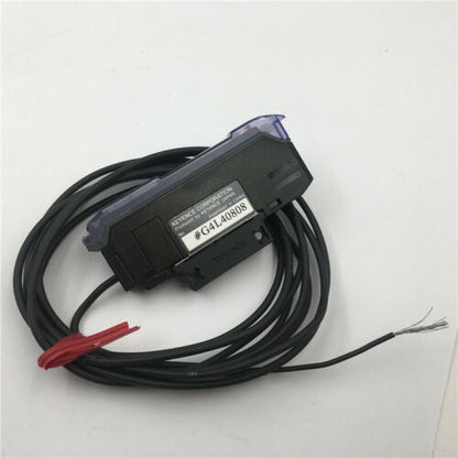 Keyence FS-V32 Fiber Optic Sensor - New In Box - KEYENCE