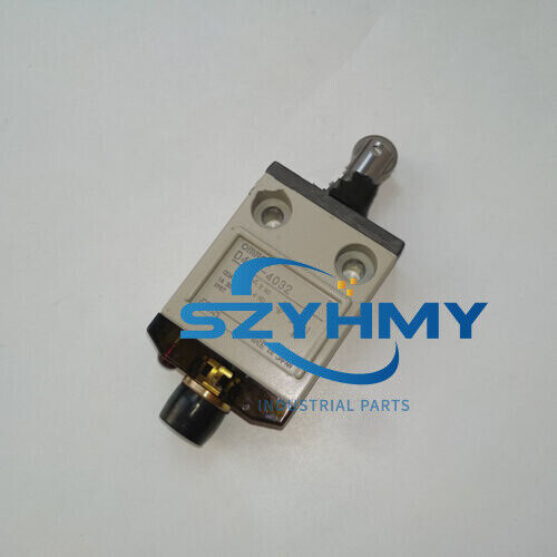 Omron D4CC-4032 Sensor - 1pcs New in Box - OMRON